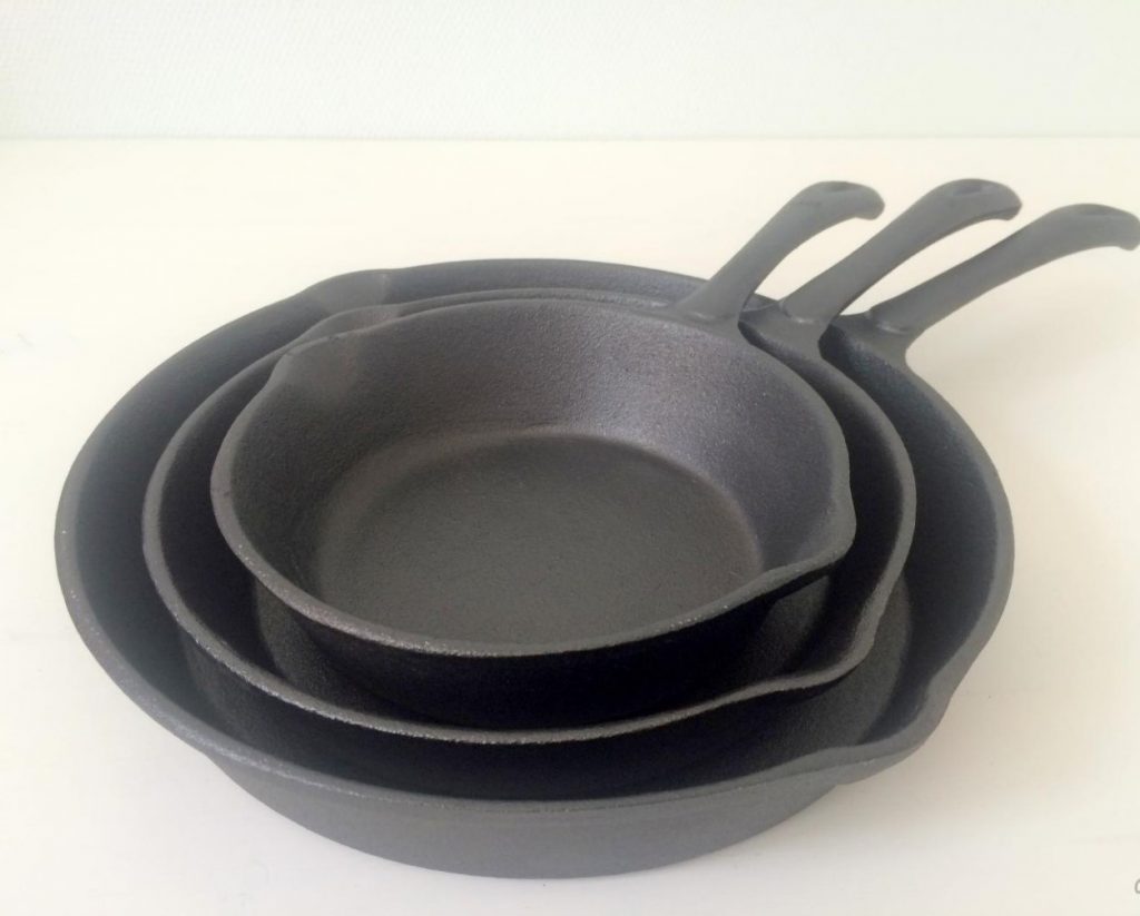 Ano ang pinakamahusay na mga kawali ng cast-iron at kung paano pumili ng tamang kawali ng cast-iron frying