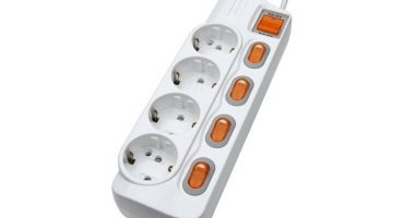 Ang pinakamahusay na surge protector para sa PC at mga gamit sa bahay